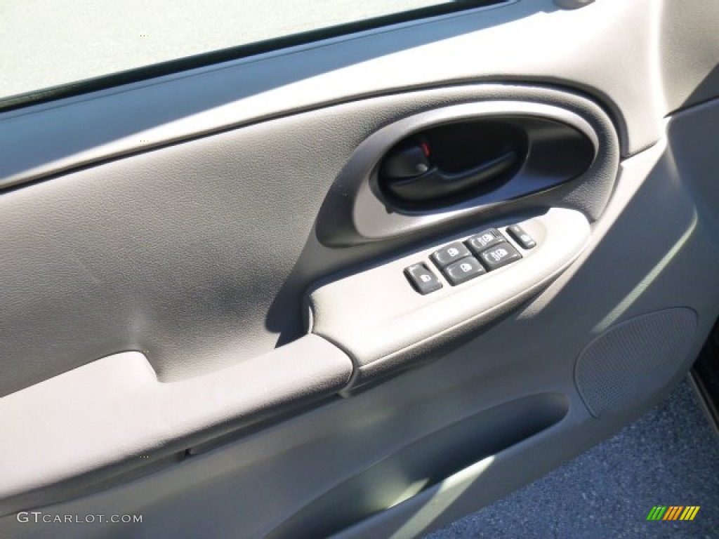 2004 TrailBlazer LS 4x4 - Dark Gray Metallic / Dark Pewter photo #11