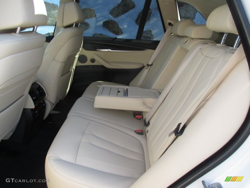 2016 BMW X5 xDrive50i Rear Seat Photo #107387591