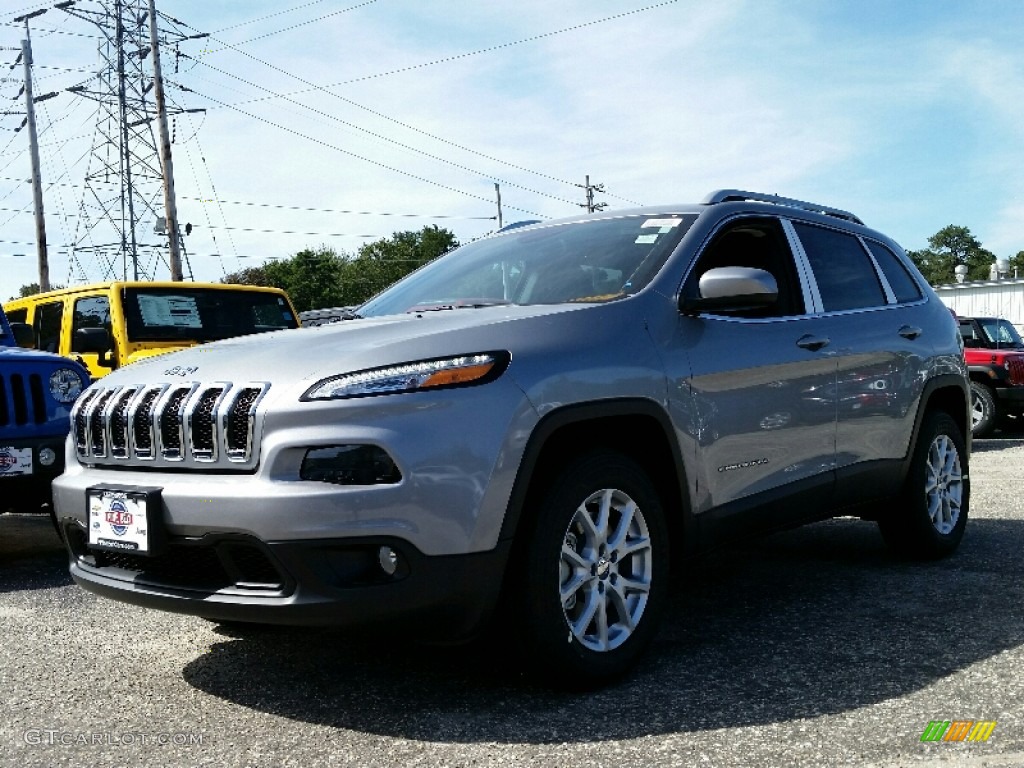 2016 Cherokee Latitude 4x4 - Billet Silver Metallic / Black photo #1