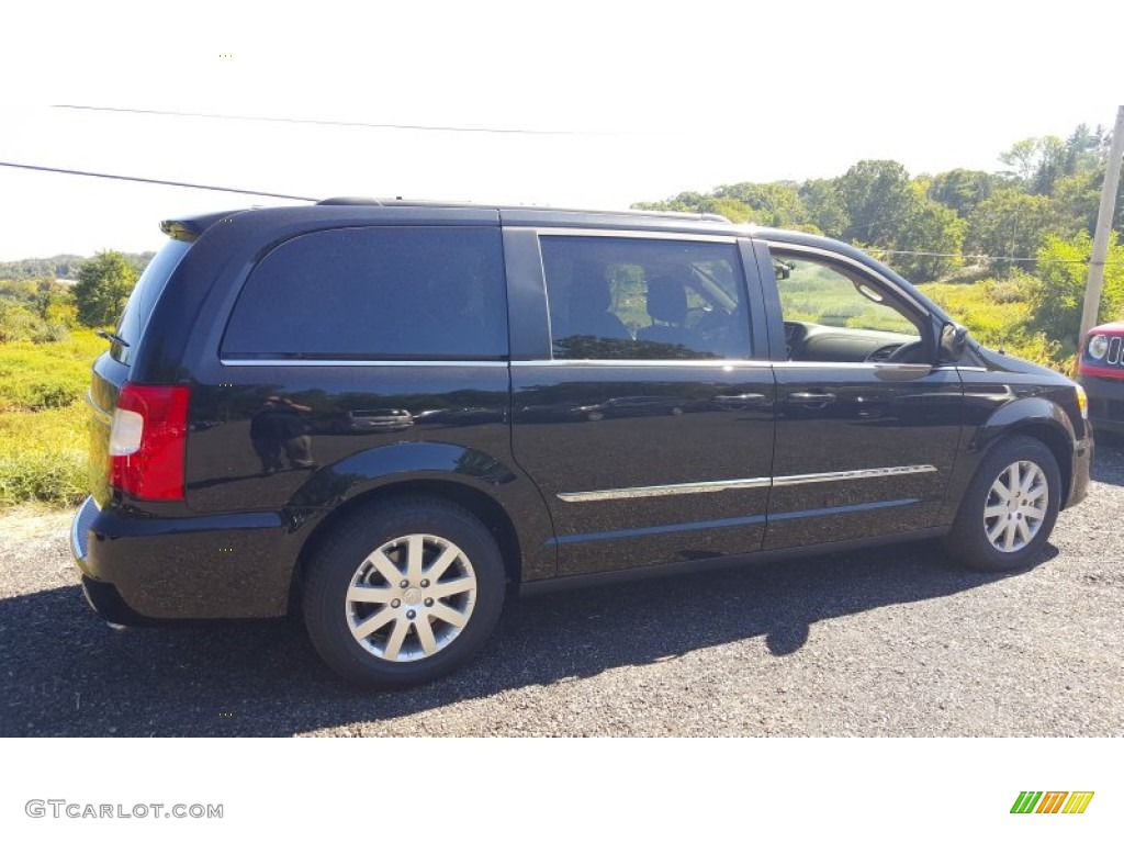 2015 Town & Country Touring - Brilliant Black Crystal Pearl / Dark Frost Beige/Medium Frost Beige photo #3
