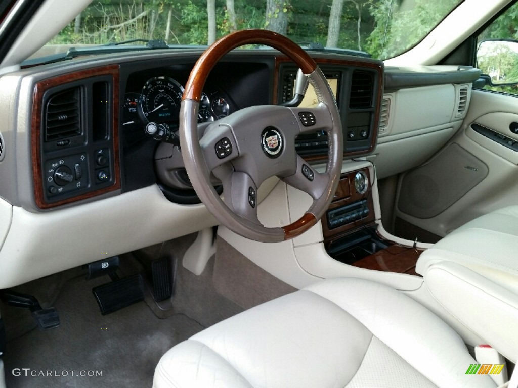 2005 Escalade EXT AWD - Red E / Shale photo #22