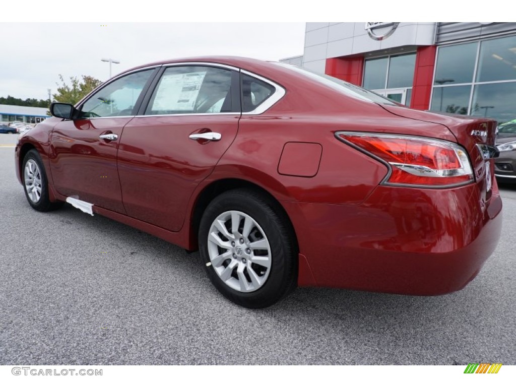 2015 Altima 2.5 S - Cayenne Red / Charcoal photo #3