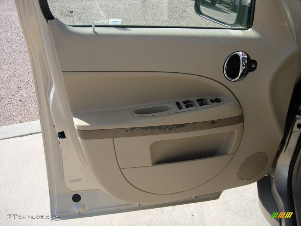 2009 HHR LT - Gold Mist Metallic / Cashmere photo #11