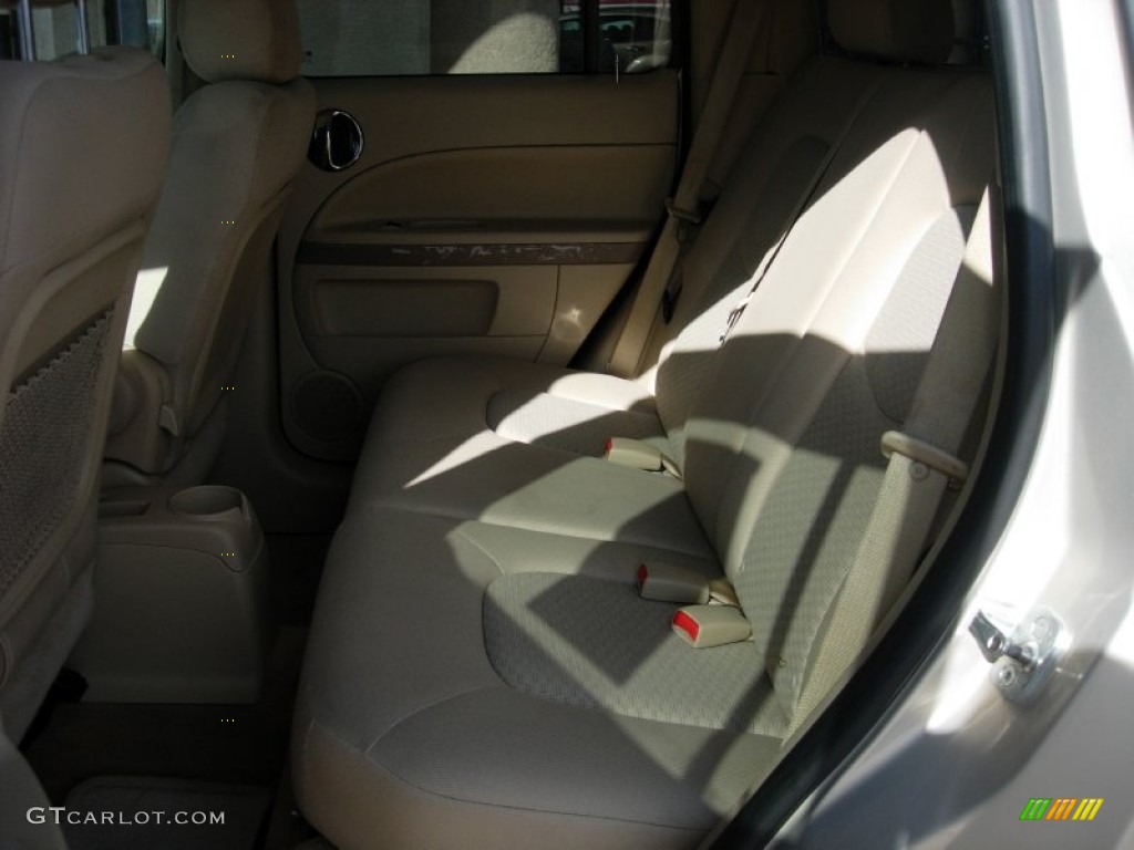 2009 HHR LT - Gold Mist Metallic / Cashmere photo #12