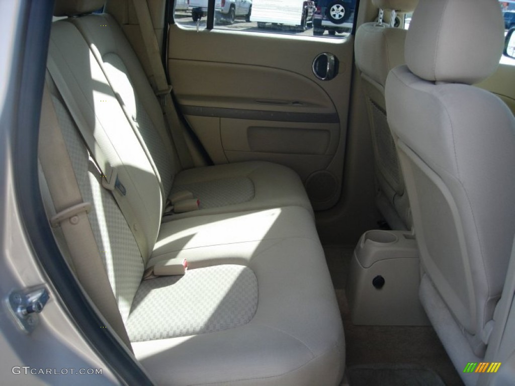 2009 HHR LT - Gold Mist Metallic / Cashmere photo #14