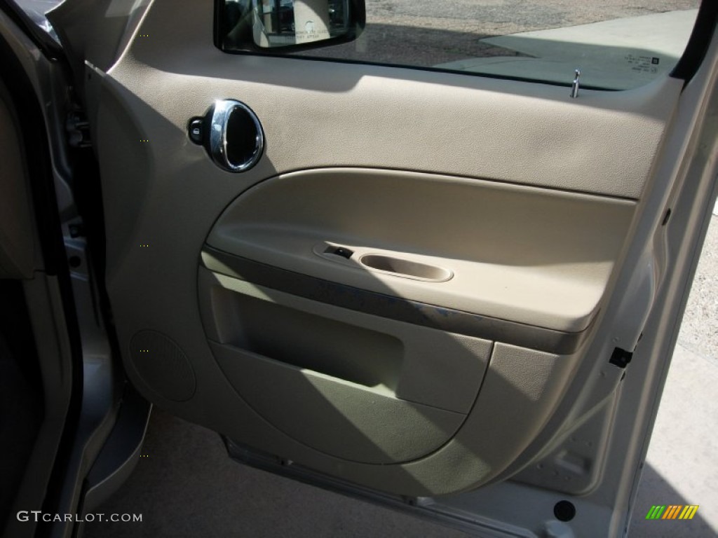 2009 HHR LT - Gold Mist Metallic / Cashmere photo #17