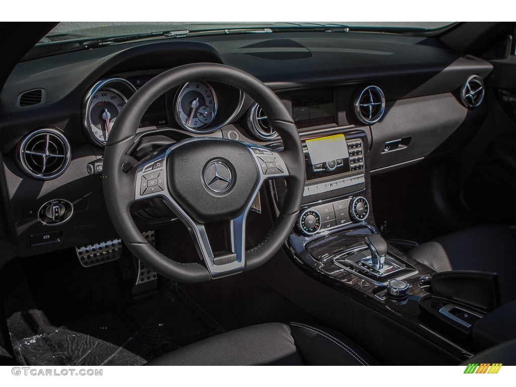 2016 Mercedes-Benz SLK 300 Roadster Black Dashboard Photo #107401007