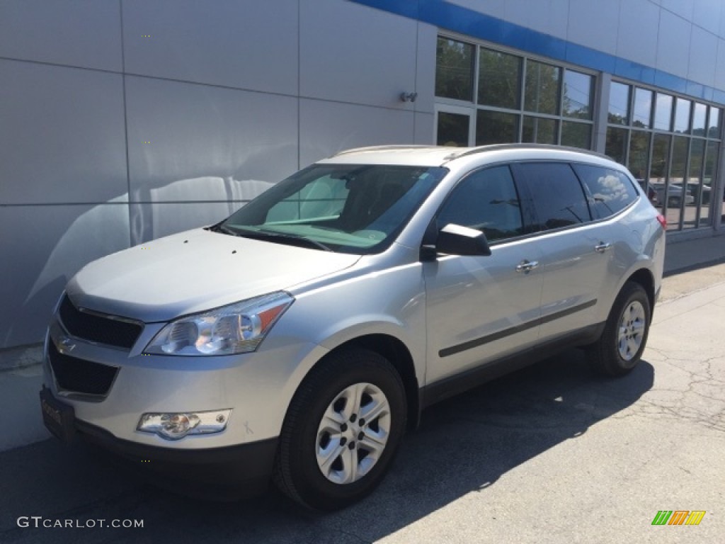 2011 Traverse LS AWD - Silver Ice Metallic / Dark Gray/Light Gray photo #1