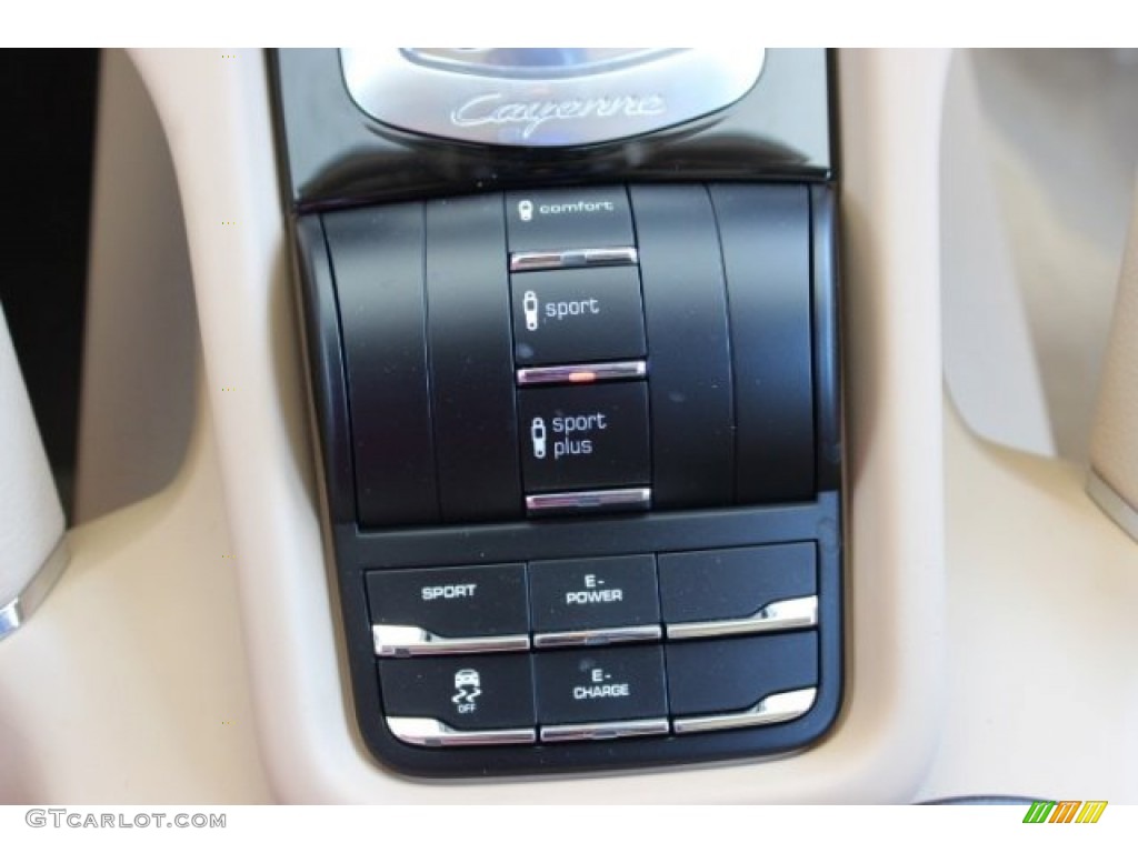2016 Porsche Cayenne S E-Hybrid Controls Photo #107417102