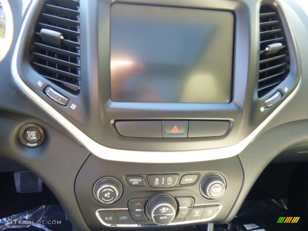 2016 Jeep Cherokee Limited 4x4 Controls Photo #107417456