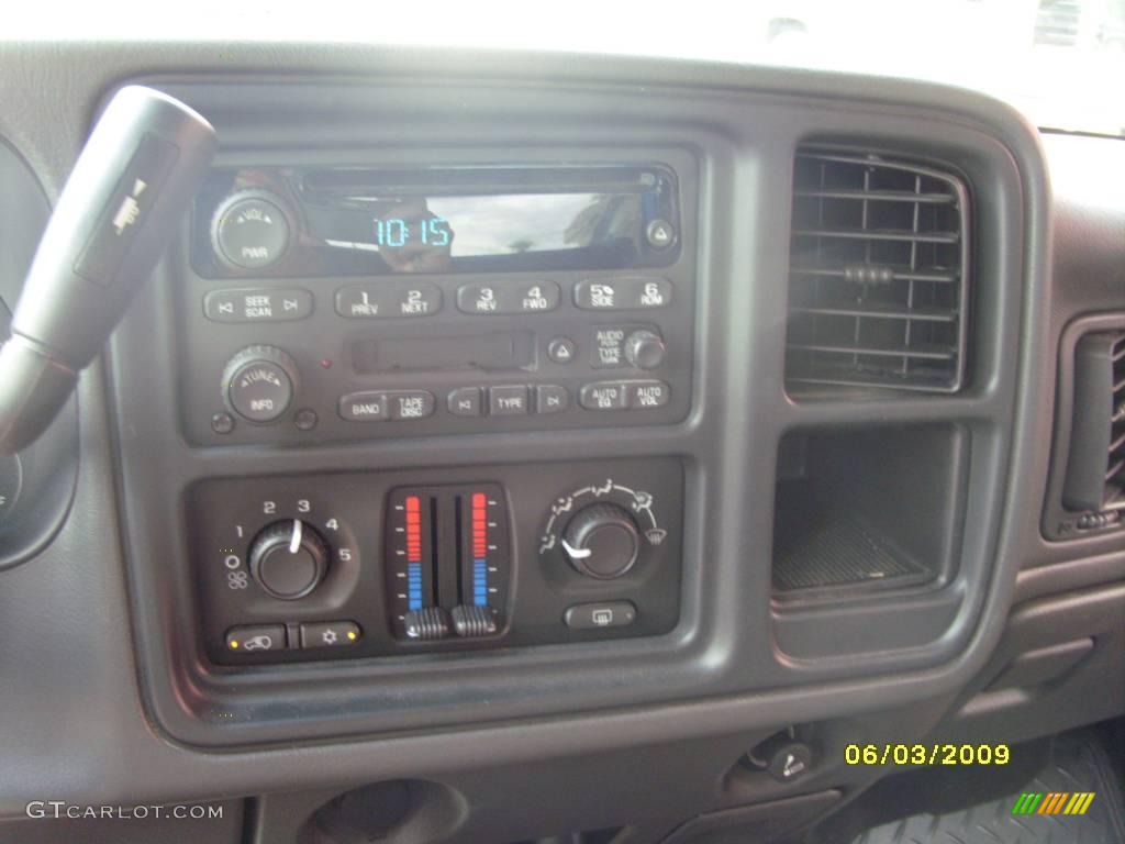 2005 Silverado 1500 LS Crew Cab - Dark Blue Metallic / Medium Gray photo #16