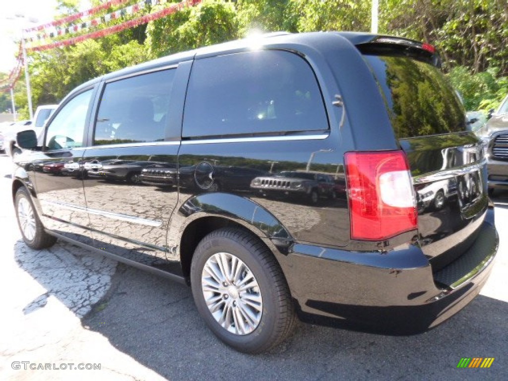 2016 Town & Country Touring-L - Brilliant Black Crystal Pearl / Black/Light Graystone photo #3