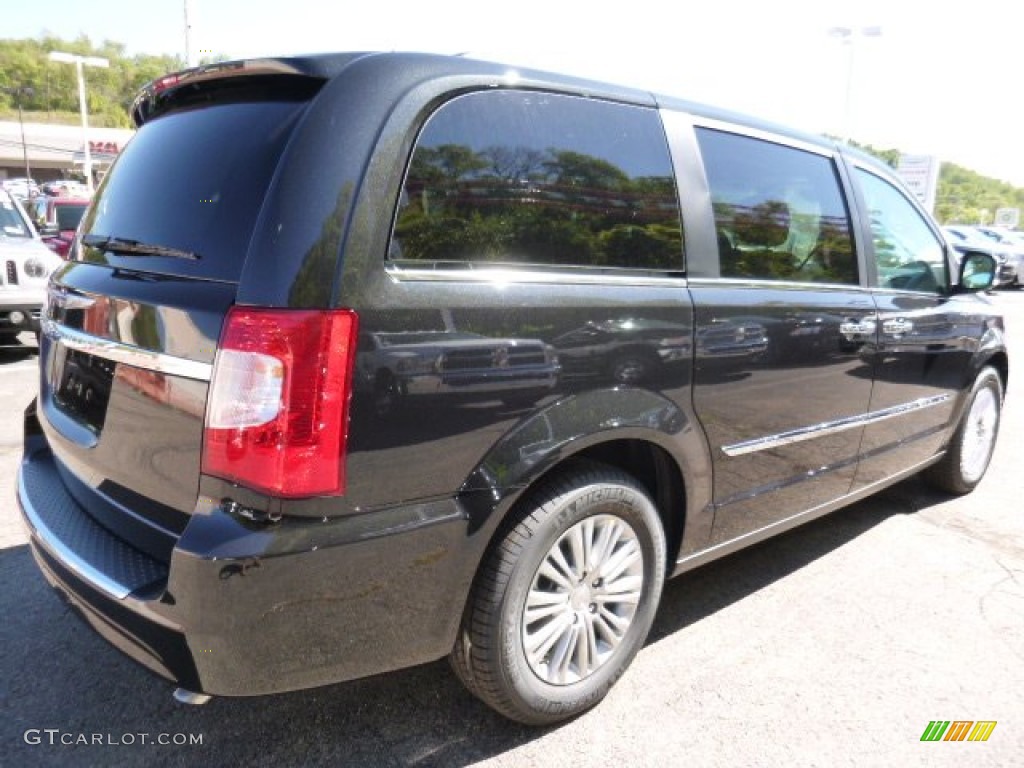 2016 Town & Country Touring-L - Brilliant Black Crystal Pearl / Black/Light Graystone photo #5
