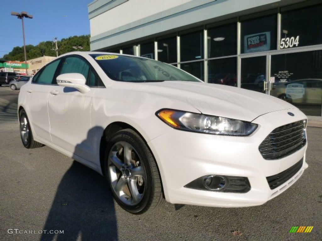 2015 Fusion SE AWD - Oxford White / Charcoal Black photo #2