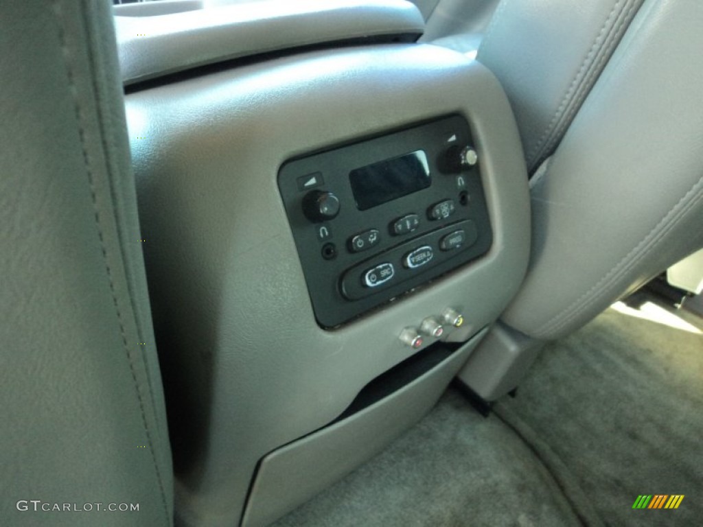 2004 Suburban 1500 Z71 4x4 - Sport Red Metallic / Gray/Dark Charcoal photo #9