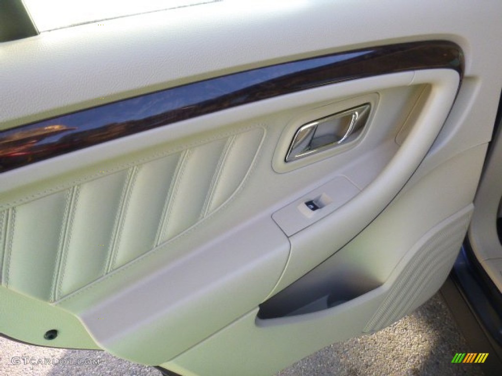 2015 Taurus Limited - Magnetic Metallic / Dune photo #17