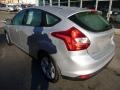 Ingot Silver - Focus SE Hatchback Photo No. 9