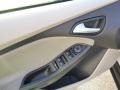 Ingot Silver - Focus SE Hatchback Photo No. 19