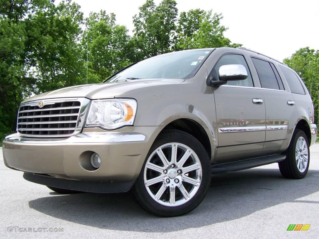 2007 Aspen Limited HEMI 4WD - Light Khaki Beige Metallic / Dark Khaki/Light Graystone photo #4