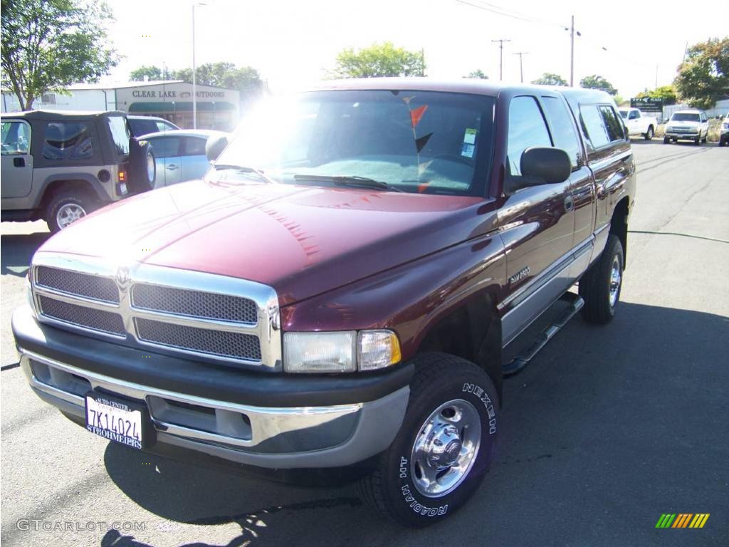 2001 Ram 2500 SLT Quad Cab 4x4 - Dark Garnet Red Pearl / Mist Gray photo #1