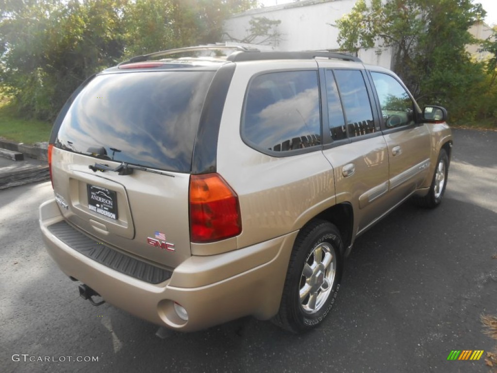 2004 Envoy SLT 4x4 - Sand Beige Metallic / Light Tan photo #5
