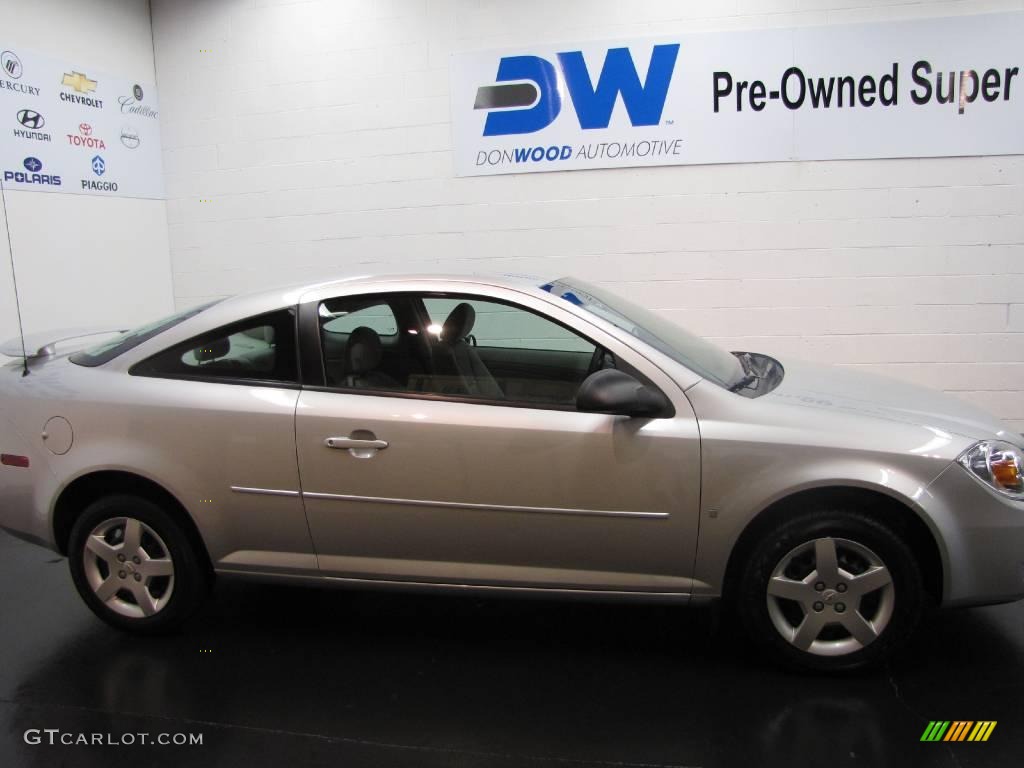 2007 Cobalt LS Coupe - Ultra Silver Metallic / Gray photo #6