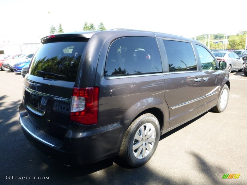 2016 Town & Country Touring - Granite Crystal Metallic / Black/Light Graystone photo #8