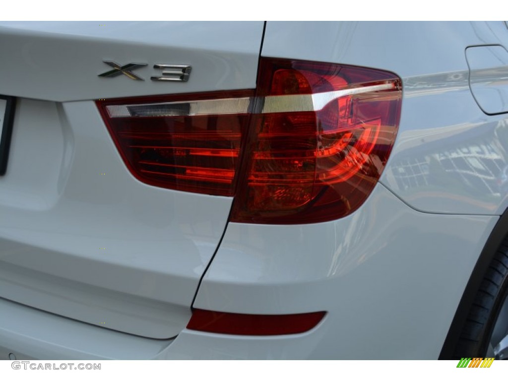 2015 X3 xDrive28i - Alpine White / Black photo #23