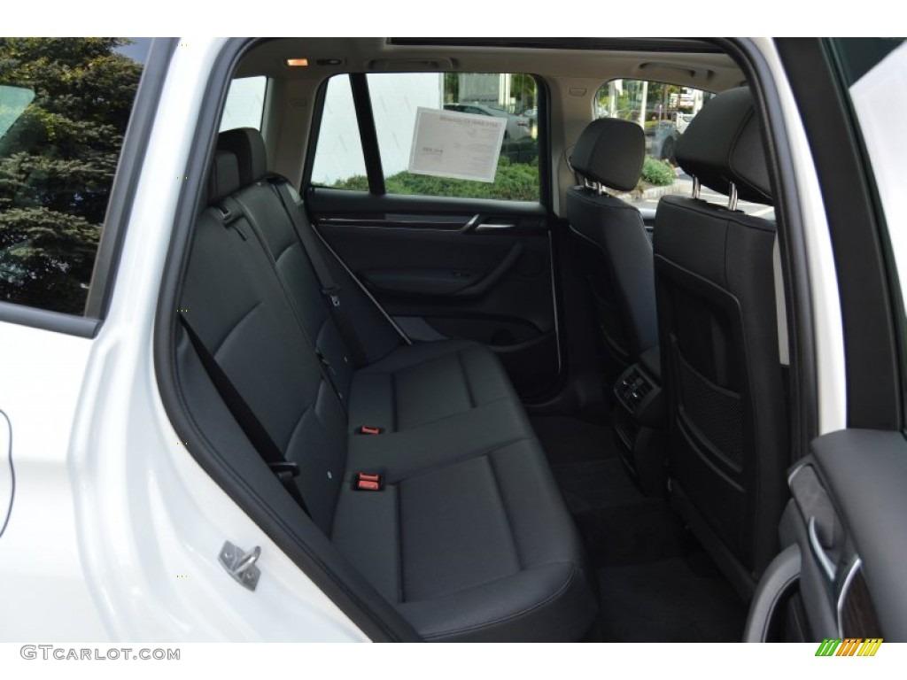 2015 X3 xDrive28i - Alpine White / Black photo #25