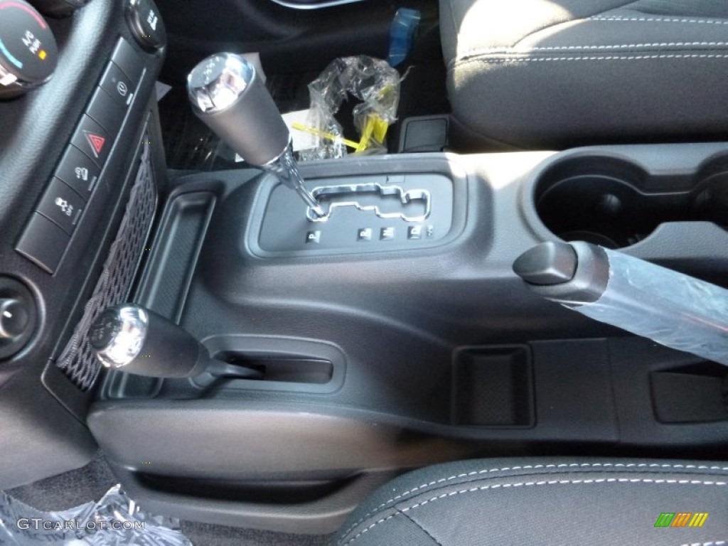 2016 Jeep Wrangler Rubicon 4x4 5 Speed Automatic Transmission Photo #107441656