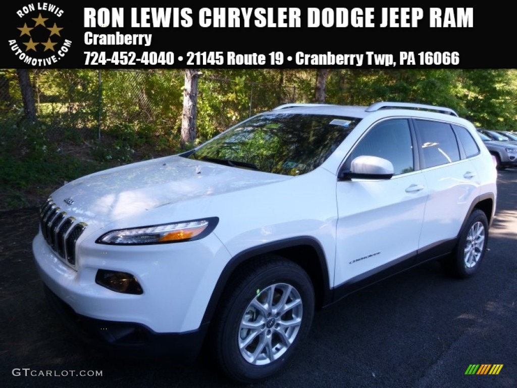 2016 Cherokee Latitude 4x4 - Bright White / Black photo #1