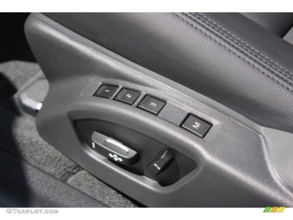 2016 Volvo S60 T5 Inscription Controls Photo #107448757