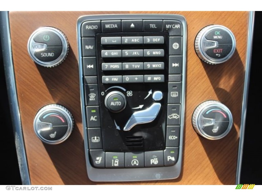 2016 Volvo S60 T5 Inscription Controls Photo #107448910