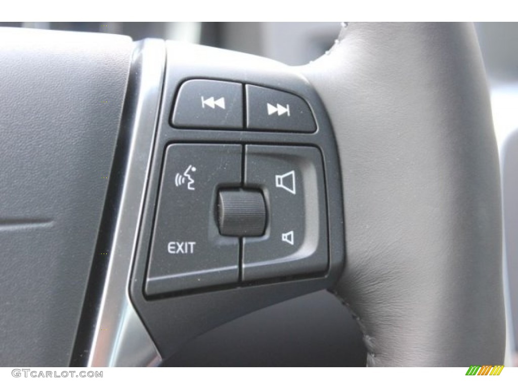 2016 Volvo S60 T5 Inscription Controls Photo #107449042