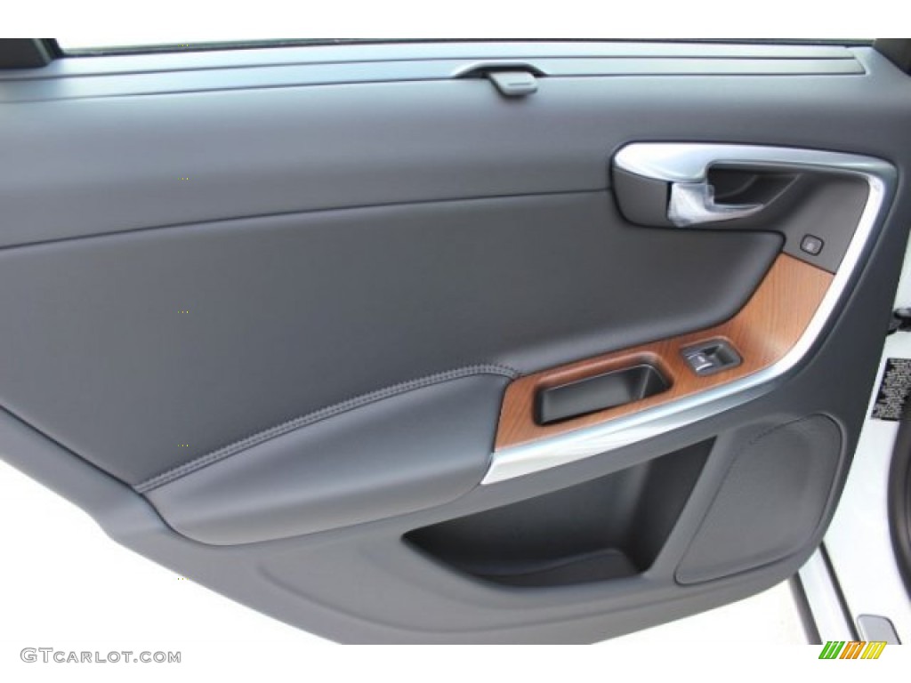 2016 Volvo S60 T5 Inscription Door Panel Photos