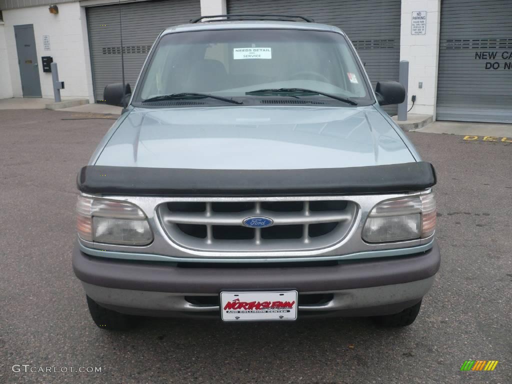 1996 Explorer XLT 4x4 - Light Willow Green Metallic / Grey photo #2