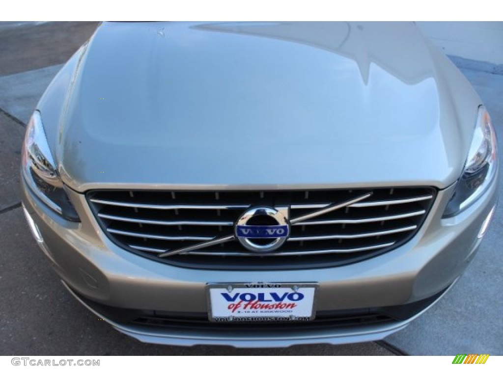 2016 XC60 T5 Drive-E - Seashell Metallic / Off-Black photo #2