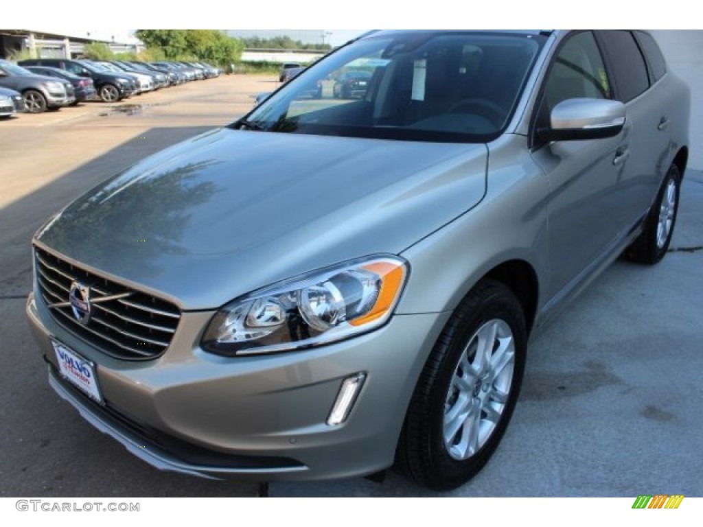 2016 XC60 T5 Drive-E - Seashell Metallic / Off-Black photo #3