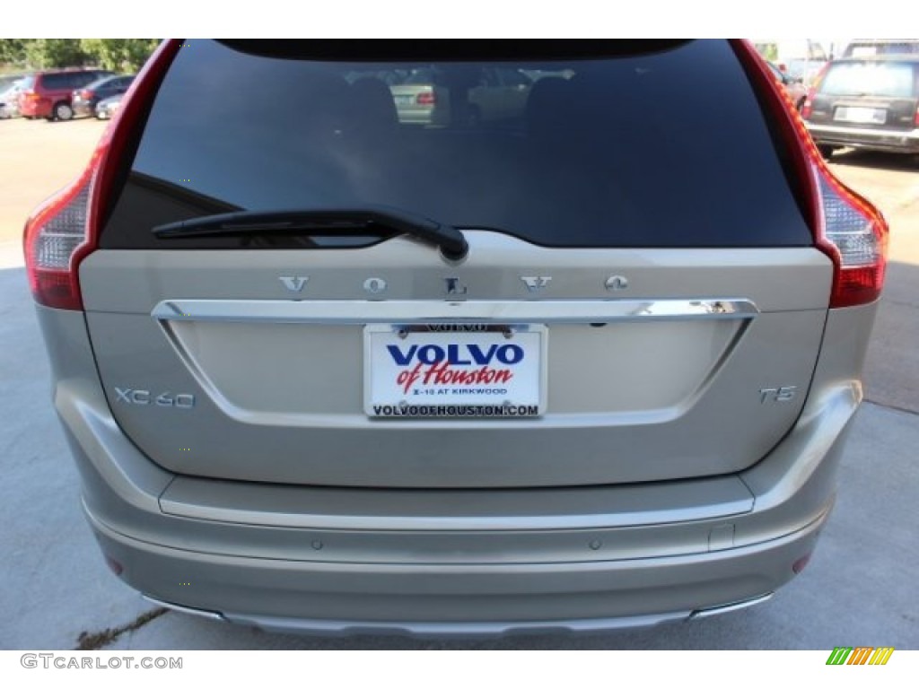 2016 XC60 T5 Drive-E - Seashell Metallic / Off-Black photo #7