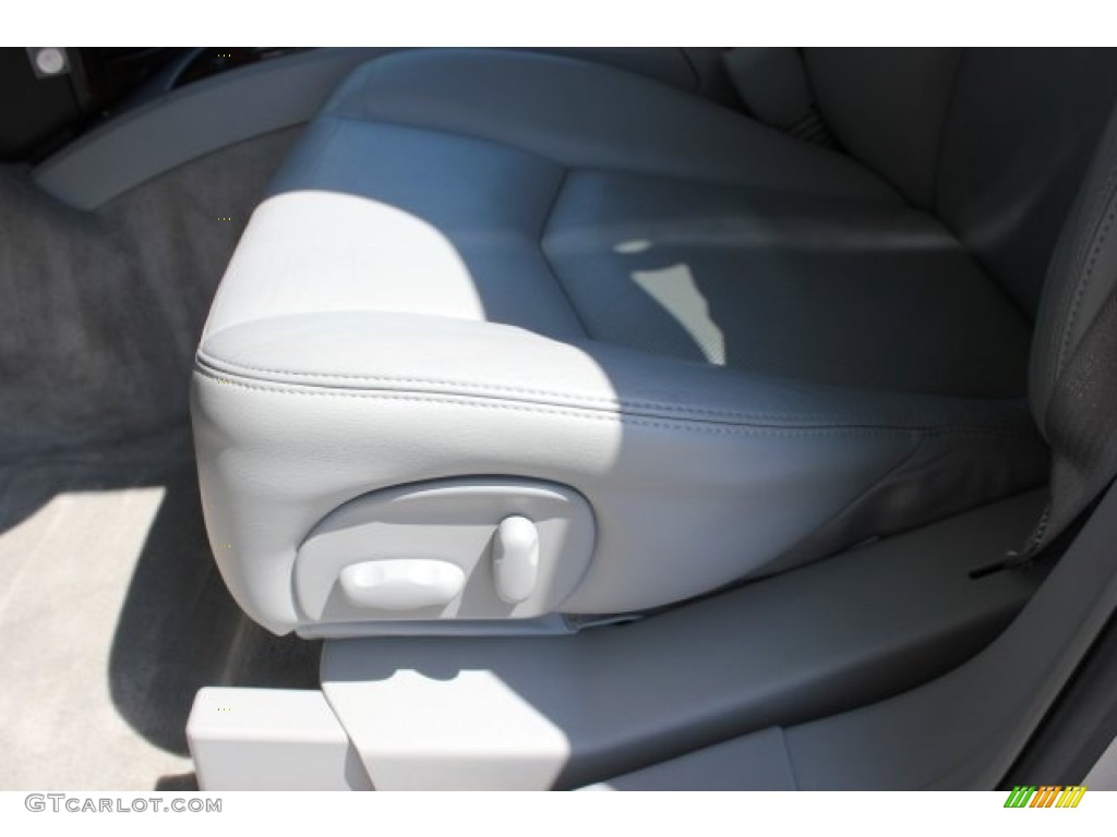 2006 SRX V6 - Light Platinum / Light Gray photo #46