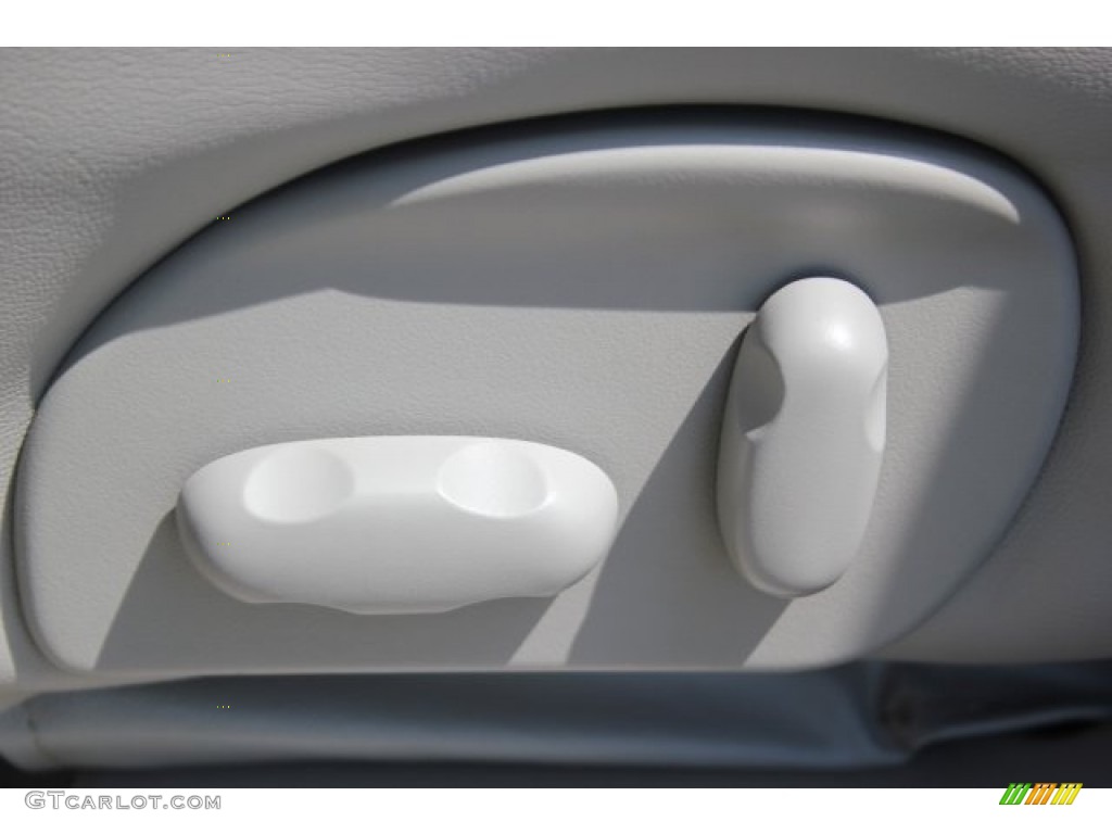 2006 SRX V6 - Light Platinum / Light Gray photo #47