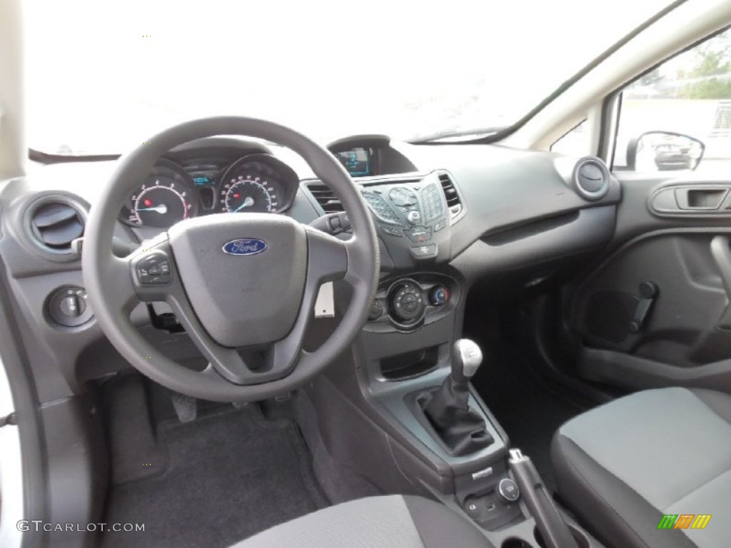 Charcoal Black Interior 2016 Ford Fiesta S Sedan Photo #107475203