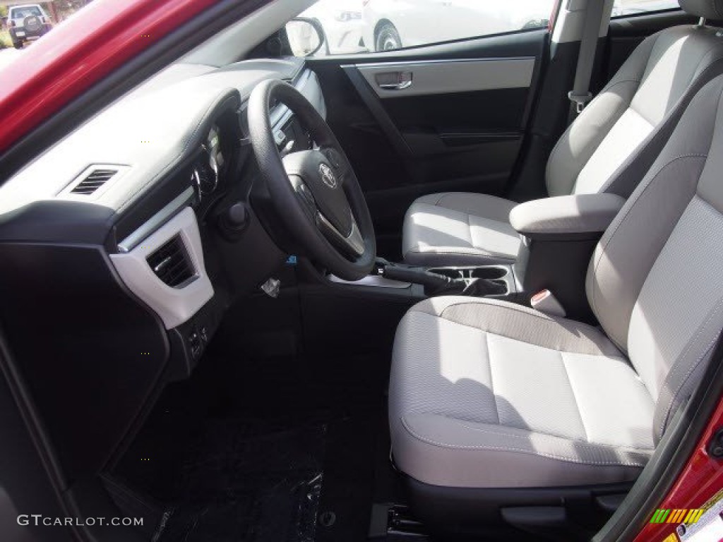 2016 Toyota Corolla LE Front Seat Photos