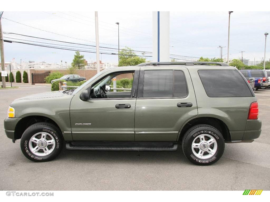 2004 Explorer XLT 4x4 - Estate Green Metallic / Gray photo #9