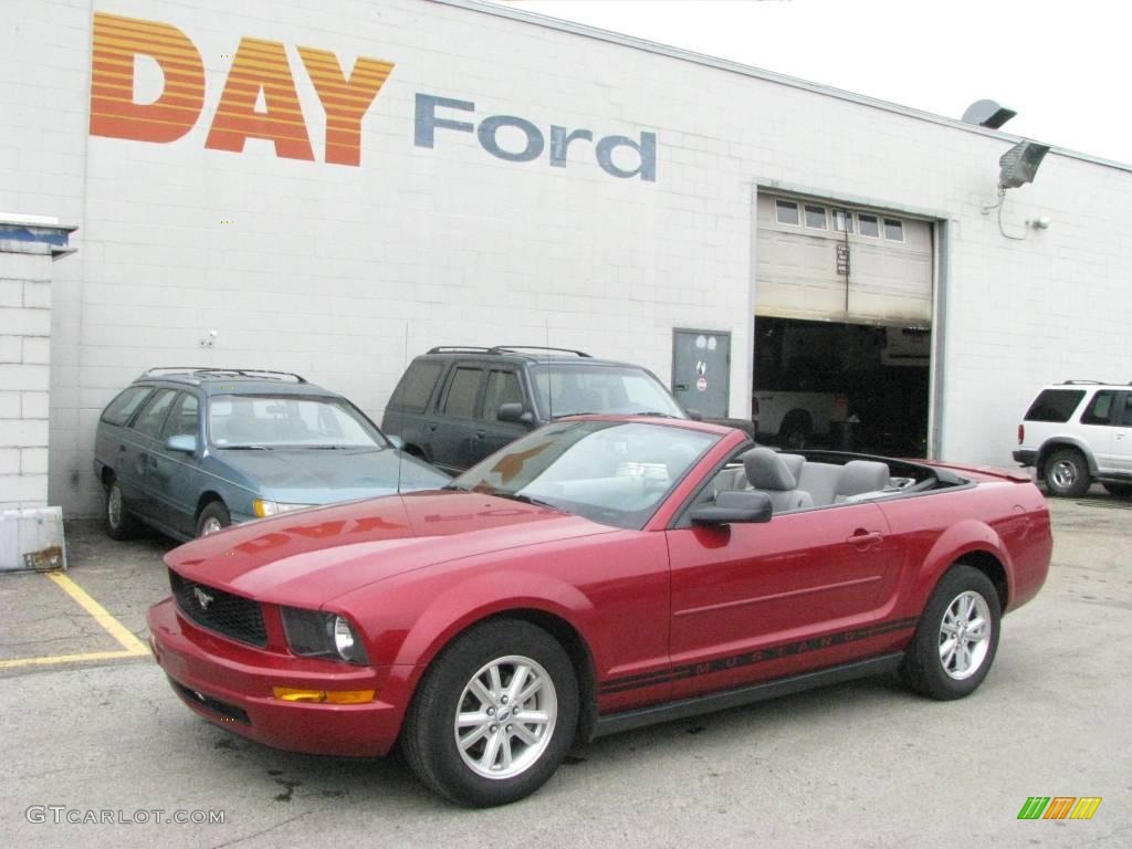 2008 Mustang V6 Deluxe Convertible - Dark Candy Apple Red / Light Graphite photo #1