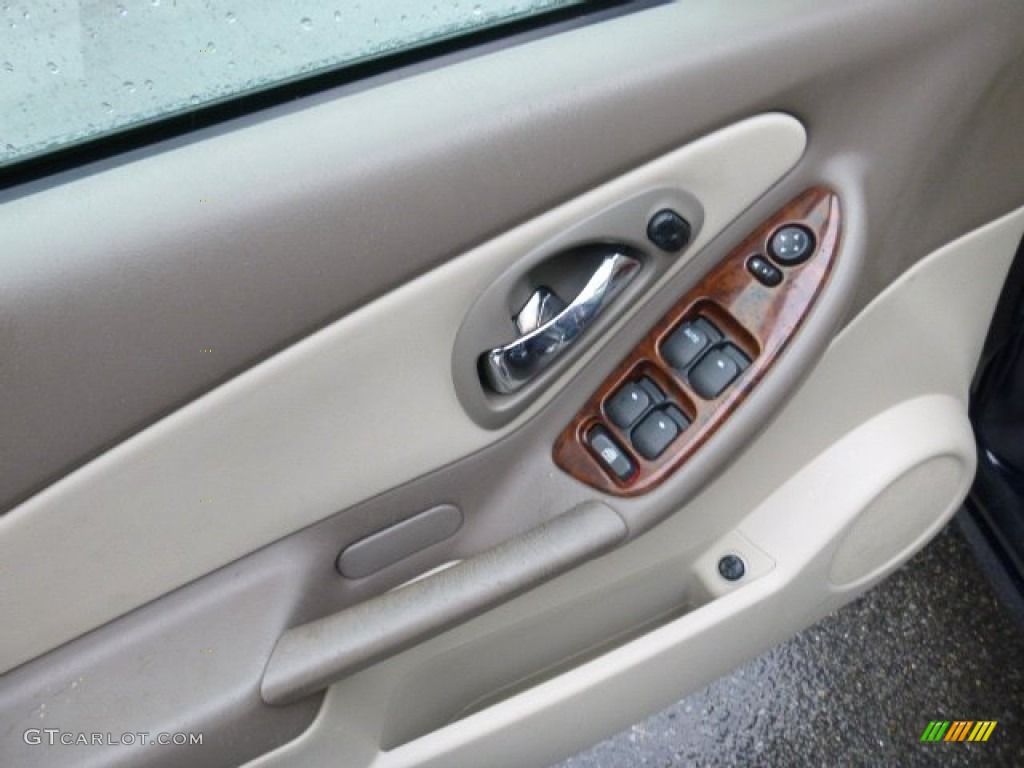 2004 Malibu LT V6 Sedan - Navy Blue Metallic / Neutral photo #11