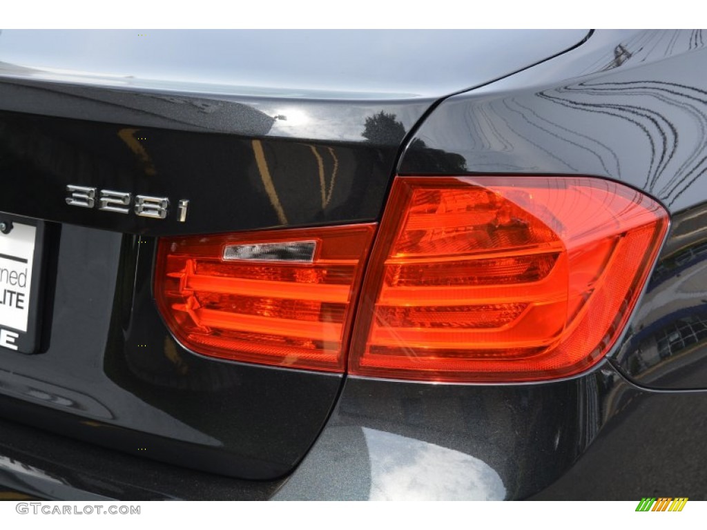 2015 3 Series 328i xDrive Sedan - Black Sapphire Metallic / Black photo #23