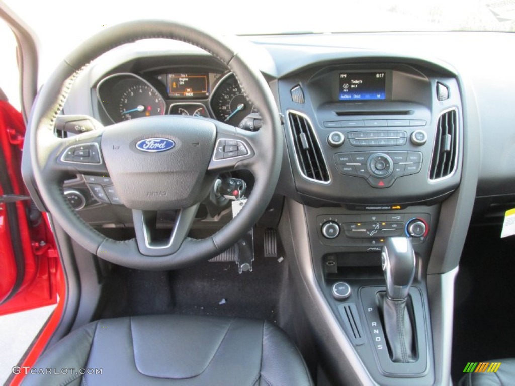 2015 Focus SE Hatchback - Race Red / Charcoal Black photo #23