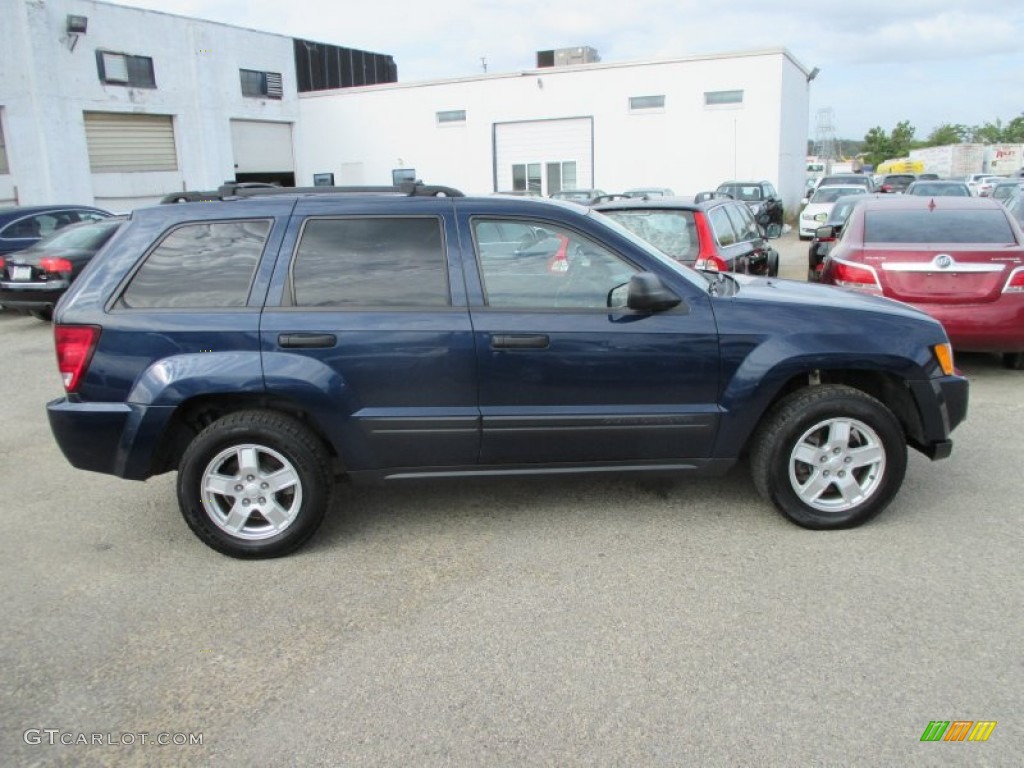 2005 Grand Cherokee Laredo 4x4 - Midnight Blue Pearl / Medium Slate Gray photo #2