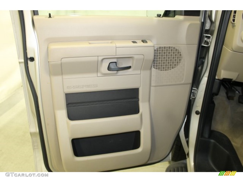 2011 E Series Van E350 XLT Passenger - Pueblo Gold Metallic / Medium Pebble photo #18